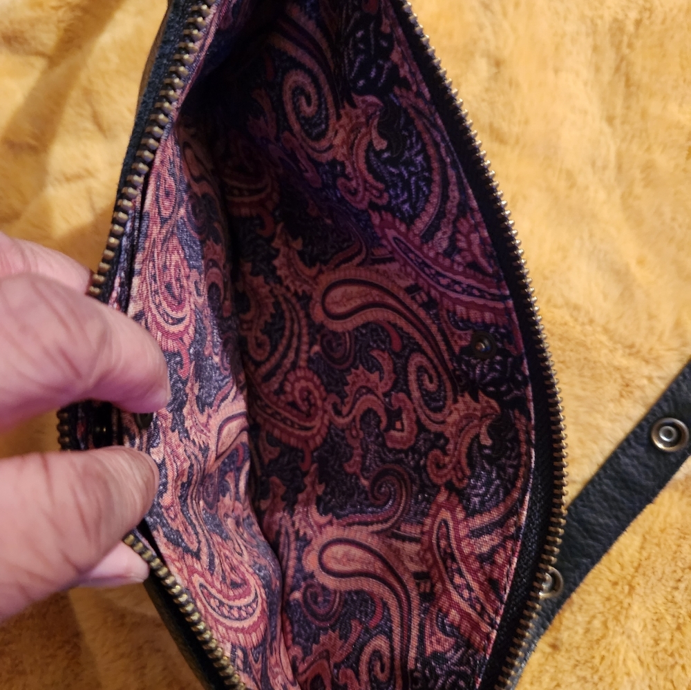 Black Leather Crossbody The BIGGIE BEE